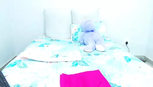 siyah camwhore burada büyük göğüsleri gösterir