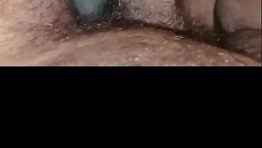 Güzel Sri Lankalı tamil kız büyük yarak emiyor