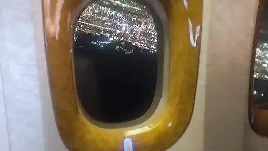 Olgun Sarışın Eş Yarı Çıplak Seksten Hoşlanır