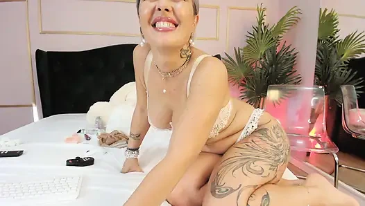 Aşırı derin yumruk sokma ve ayak sokma