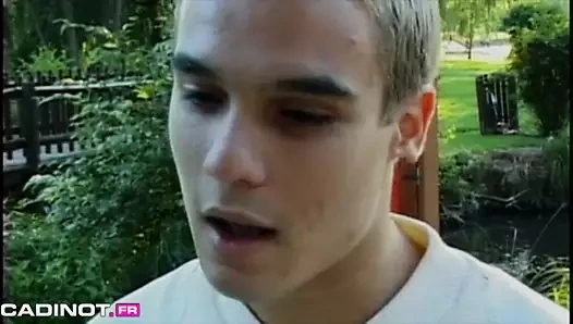 Cadinot.fr - umumi tuvaletlerde twinks