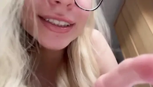 Merhaba cüce dev kadın asmr
