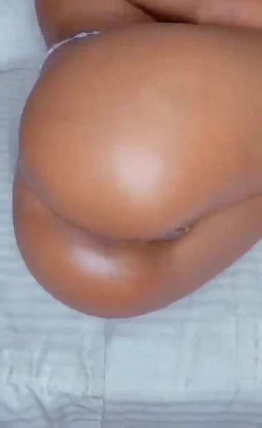 Хорошенькая киска во вторник