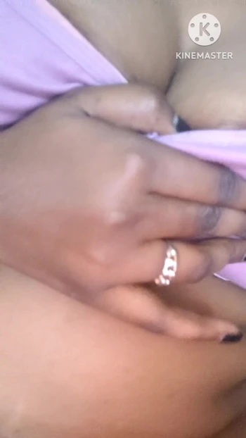 Ласки сисек, растирание киски, горячие крошки в трусиках, видео-проверка, новая девушка, горячие губы, сексуальные тайцы, пожалуйста, подпишитесь, silkey69