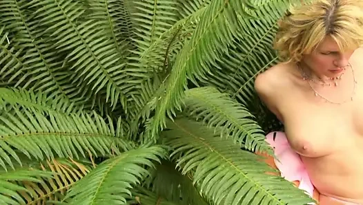 şişkin pembe saten külot