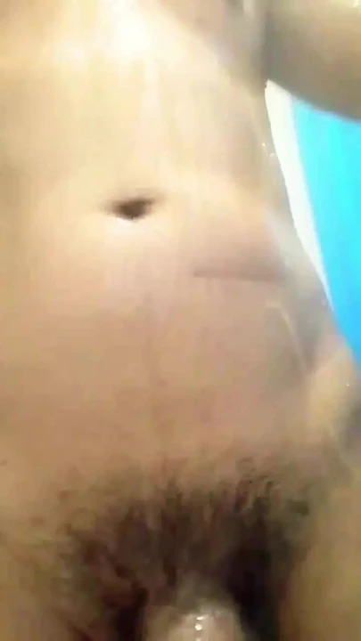 Yarağımı okşuyor