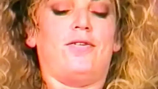 Kıvrımlı şehvetli cadılar