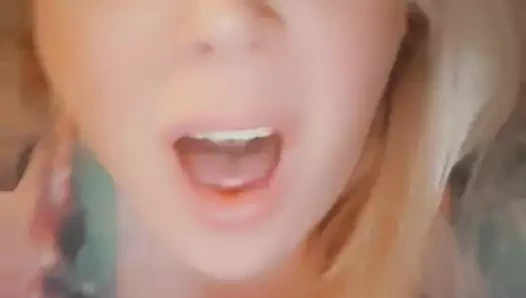 Dildonun amımı siktiği harika görüntüsü