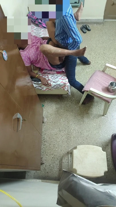 Kamyon şoförü yol kenarındaki teyzeyi çok zor sikiyor