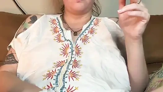 Sigara içen fetiş orta yaşlı seksi kadın mastürbasyon