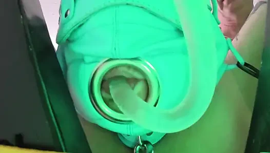 Öğretmen edepsiz sürtük gırtlağına kadar alma şansına kavuşuyor