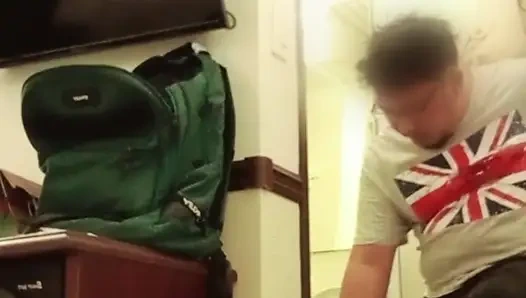 Babanın kalın aletinin ilgiye ihtiyacı var