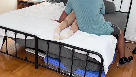 Şaplak atan evli kadın şaplak atıyor