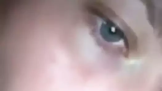 Beyaz fahişeler bby otururken beni emiyor