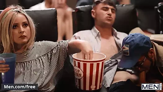 Dante colle ve michael boston pound troye dean ta ki ikisi de kıçının her yerine boşalana kadar - erkekler