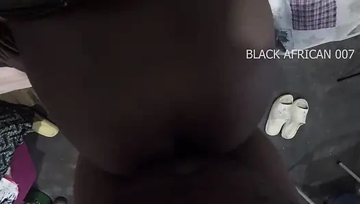 Siyah Afrikalı 007 şiddetli göt penetrasyonlu ilk yarak öfkesiyle karşılıyor