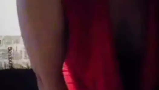 genç esmer dans ve gösterilen göğüsleri pt