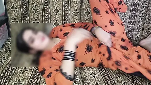 Büyük sulu memeli azgın desi kız sıkı amını sert siktiriyor - ev yapımı seks