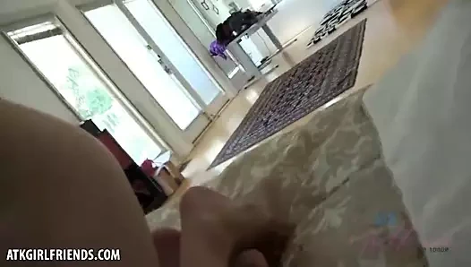 Elena koshka'yı gözlükleriyle sikiyorsun (pov tarzı)