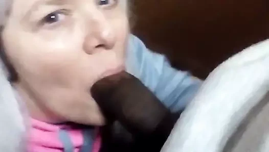 Güzel sarışın berbat ve sikikleri büyük siyah horoz