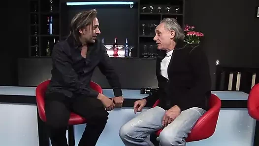 Farrah Fox üçlü seks yaptıktan sonra yüzüne döl damlıyor