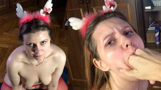 A facial for a Christmas MILF who obediently deep-throats two long cocks - Lovessie