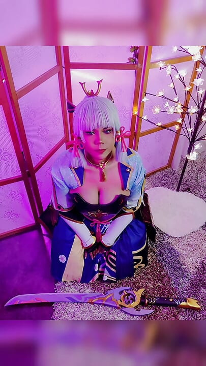 Kamisato ayala genshin cosplay