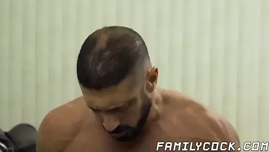 sakallı iri parça çekiç genç üvey sonra ıslak derin boğaz