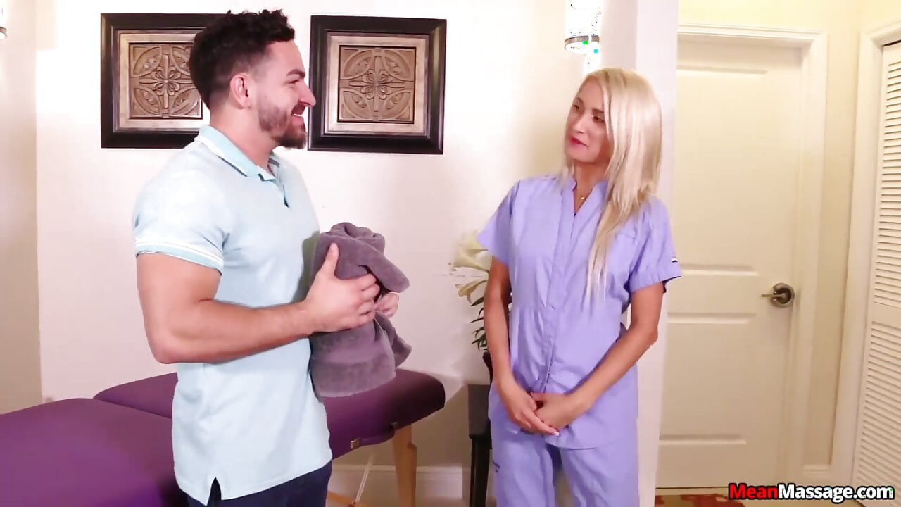 Misha Mynx kötülerin kraliçesi ve bilerek Billy'nin orgazmını mahvediyor