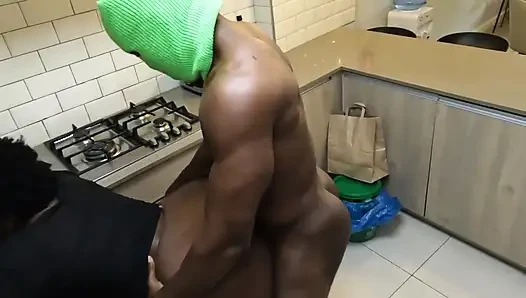 Mutfakta sabah arka çekimleri
