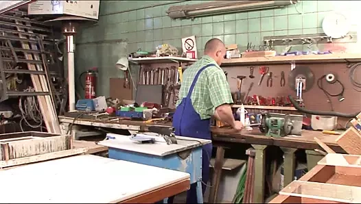 Kızlar zevk için ev yarağını sikmeyi seviyor - 1