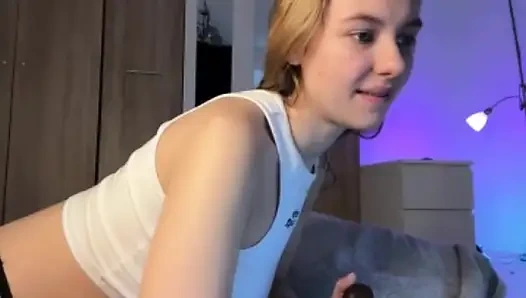 Jucielussie double penetrating and anal fingering on doggy