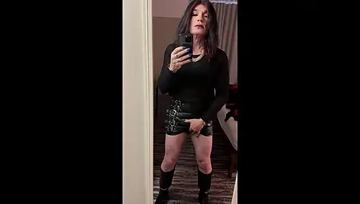 Nancy üvey babasının mükemmel kadın kılıklı sürtüğü oluyor