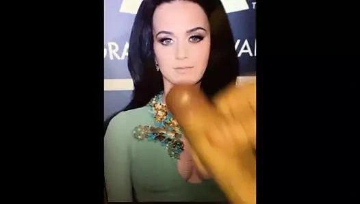 Katy perry yeşil elbise masturbasyon yapmak
