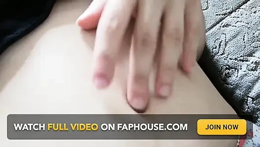 Göbeğimi parmaklıyor ve ovalıyor