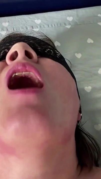 Незабываемый момент от киски мачехи с волосатой задницей. Анальная милфа-пума с волосатым очком. Лизание очка в любительском видео. Милфа лижет очке. Волосатая"