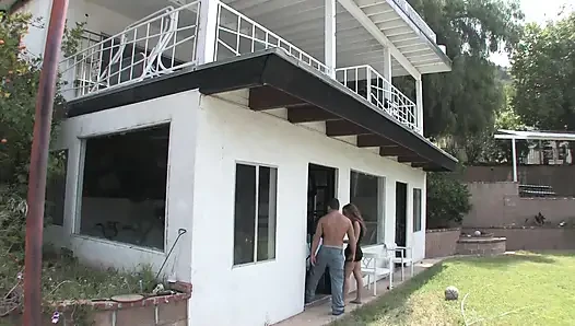 Muhteşem hatun spor salonunda büyük yarağı boşaltıyor