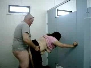 Tombul çift sikişiyor