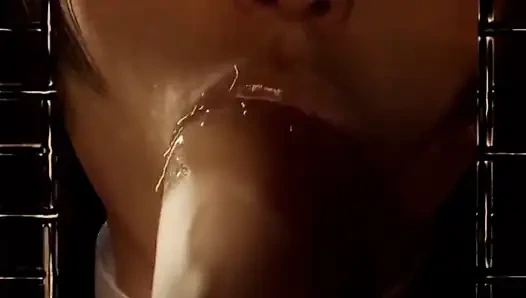 Aerith rahibe sadık sürtük gibi yarak emiyor