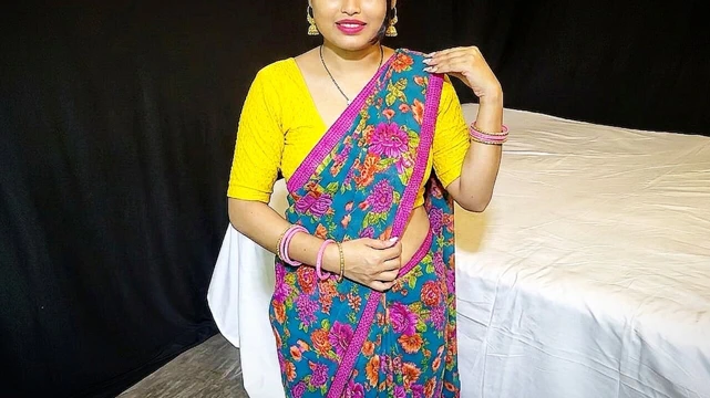 Kitty partisine gidiyordu ama kocası üvey erkek kardeşi onu evde parti yapmak için durduruyor