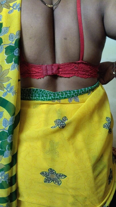 Desi saira sarı sari evde tek başına
