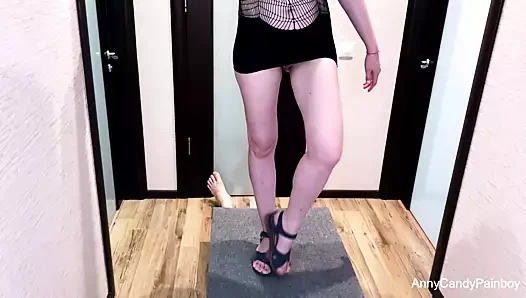 kız arkadaşı rulo çük ile topları ile onu seksi bacaklar