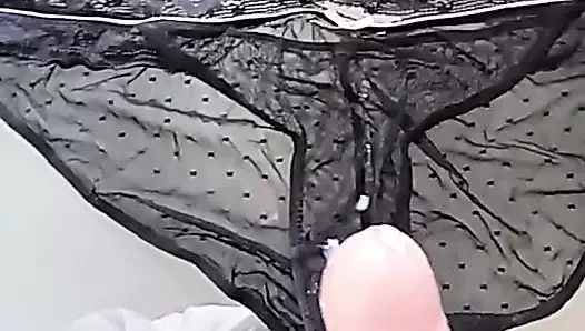 gicle sur la culotte