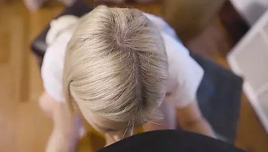 Jasmin Rouge hala sikişiyor ve sakso çekiyor. Elinde değil