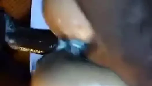 Popo başparmak ile köpek