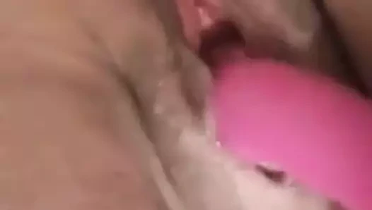 Canan mouille avec son god