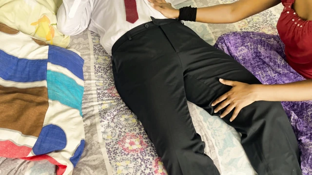 Asyalı ateşli kız üvey erkek kardeşi tarafından sert sikiliyor