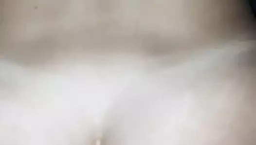 COME LE PIACE CAVALCARE E COME GODE.....VOI,CHE NE,DITE?