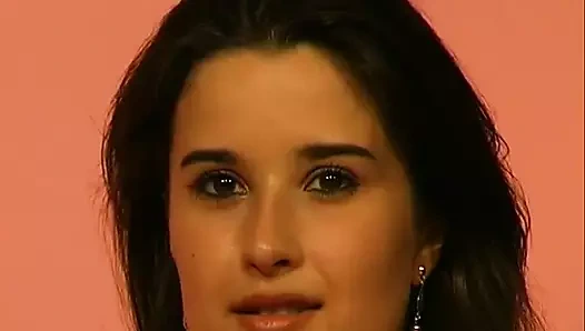 Michaela'nın ilk dökümü - sarışın amını mastürbasyon yapan bir genç