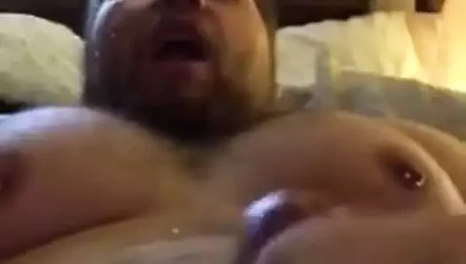 Kıllı ayı yavrusu kendi yüzüne boşalma